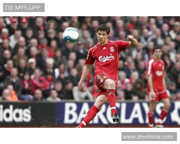 足球明星打底衣的魅力与功能解析让你了解时尚与运动的完美结合