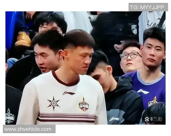 全明星篮球人物精彩瞬间集锦展现球场风采与激情对决的视觉盛宴