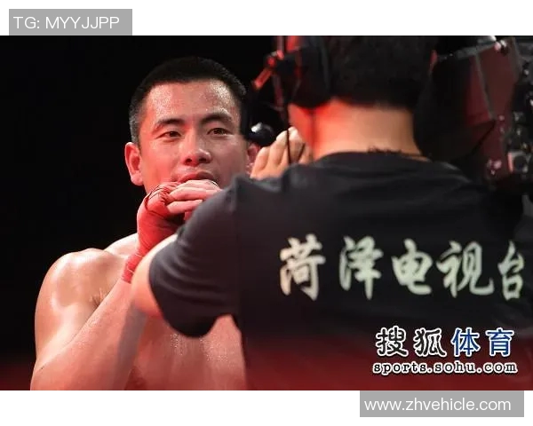 威少与足球明星亲密合影展现运动员友谊与激情的瞬间